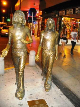 el Monumento Homenaje a Sui Generis